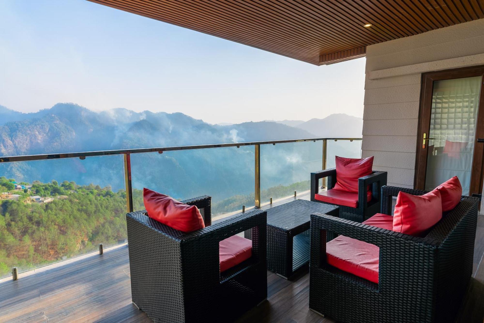 The Manor Luxury Apartments, Shimla Mashobra Esterno foto